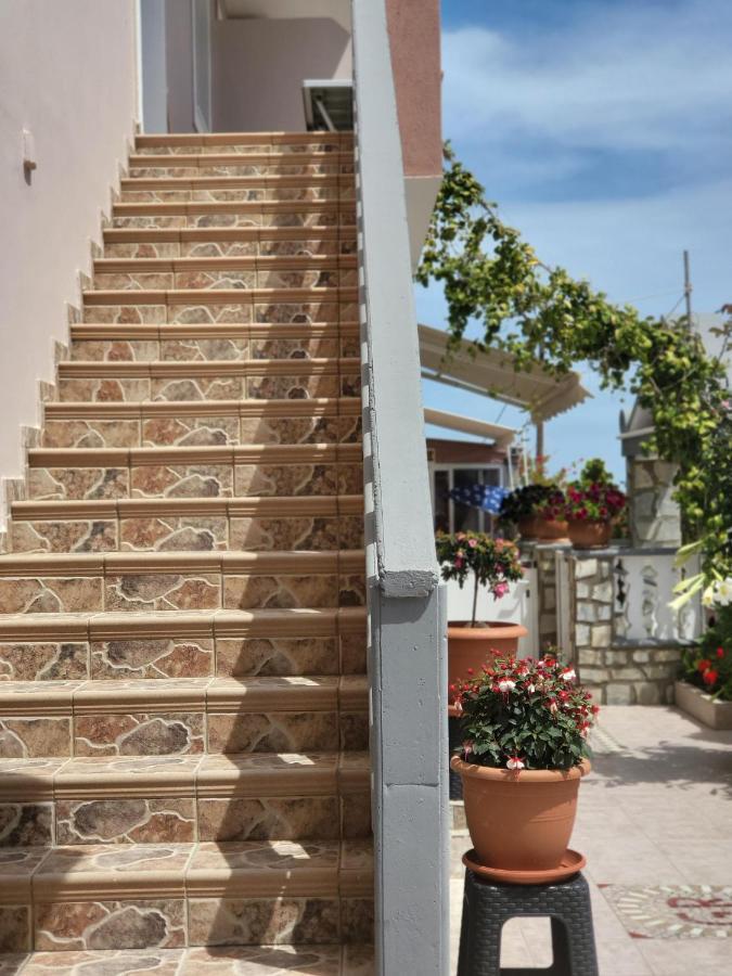 Ferienwohnung Roumeliotis House Karpathos Exterior foto