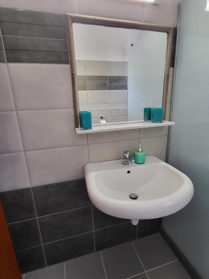 Ferienwohnung Roumeliotis House Karpathos Exterior foto