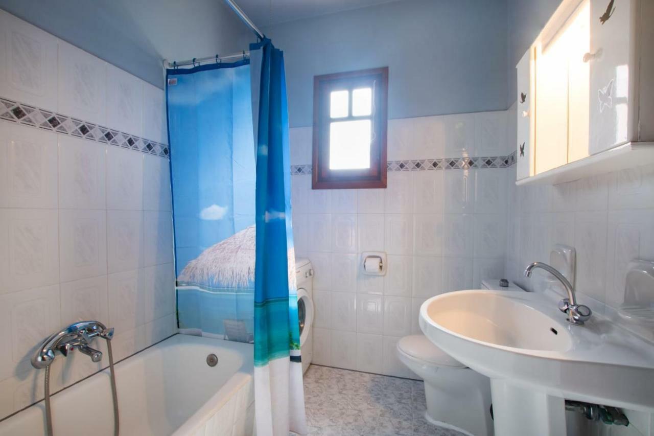 Ferienwohnung Roumeliotis House Karpathos Exterior foto